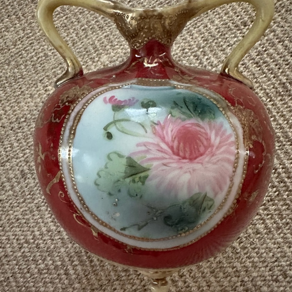 Antique Victorian Guilted Footed Vase - Picture 3 of 6